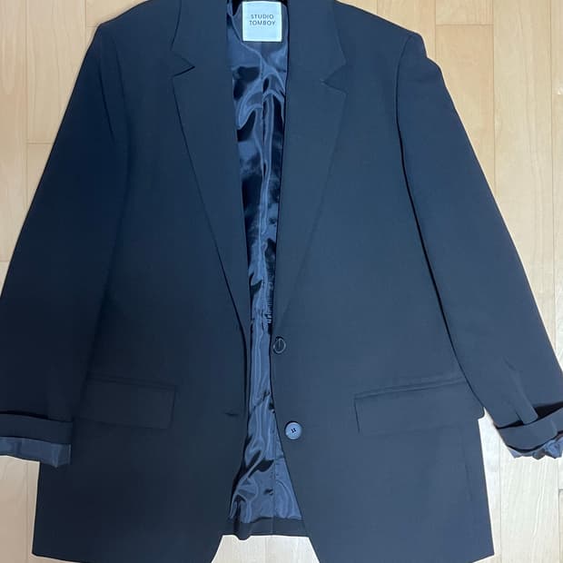 스튜디오 톰보이 블랙 자켓