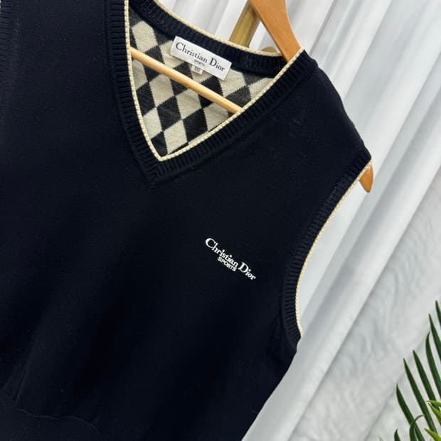 크리스찬디올 블랙 니트 베스트