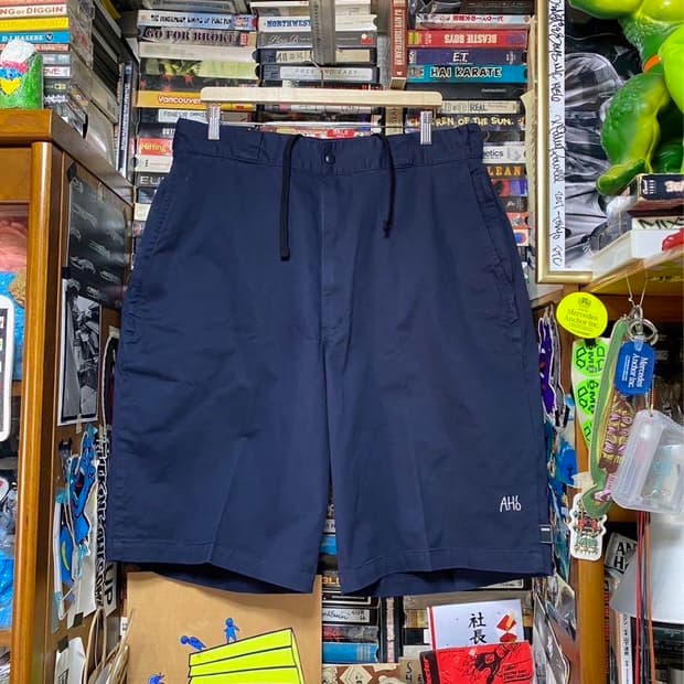 (XLARGE) BROCHURE + AH 브로슈어 빅 치노 쇼츠