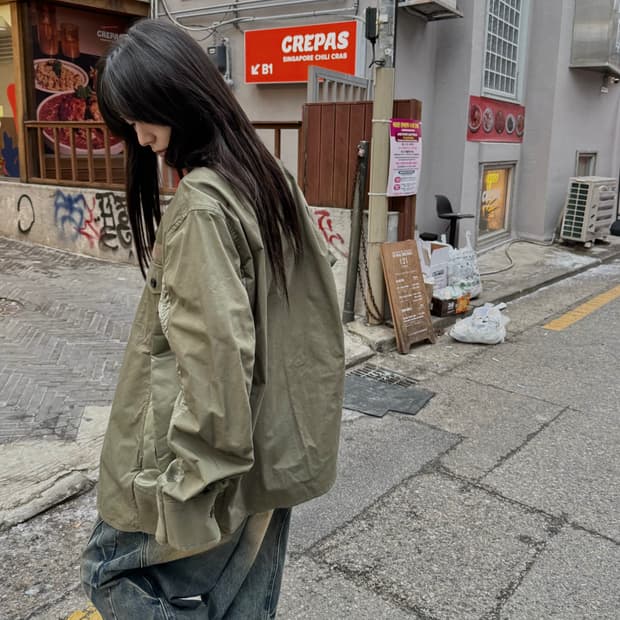 사카이 도킹 디테일 워크 셔츠