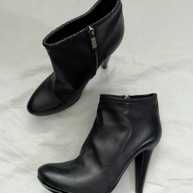 보테가 베네타 램스킨 사이드지퍼 앵클부츠