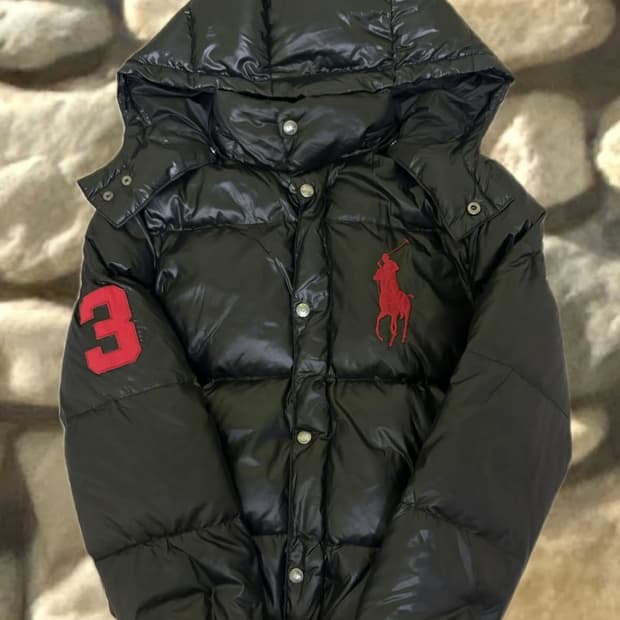 폴로 유광 블랙 패딩 