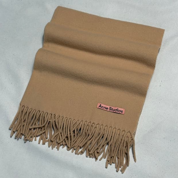 OS 아크네스튜디오 울 베이지 머플러