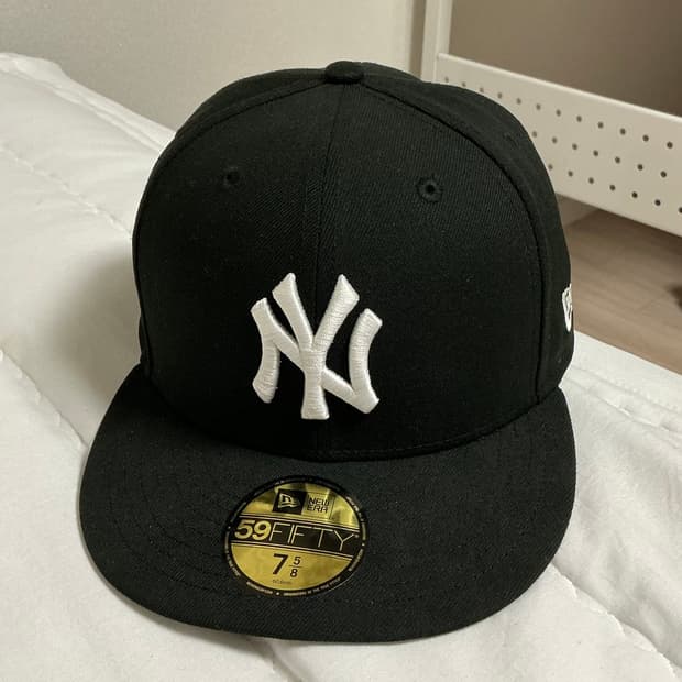 뉴에라 뉴욕 양키스 베이직 피티드캡