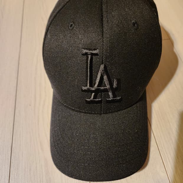 MLB LA 다저스 블랙 볼캡 모자(새상품급)

MLB LA 다저스 블랙