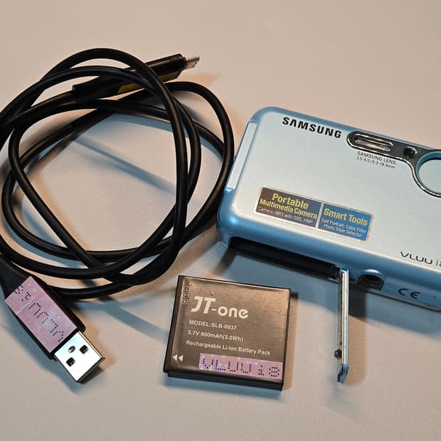 삼성 VLUU i8 빈티지 디카 블루