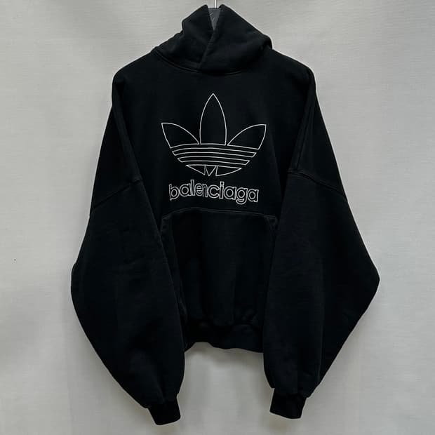 발렌시아가 x 아디다스 라지 후드티 (크롭 오버핏) 