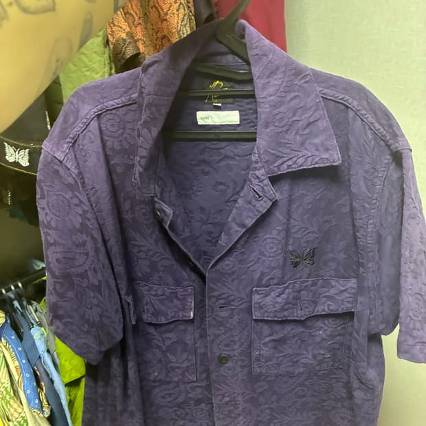 니들스 반팔셔츠