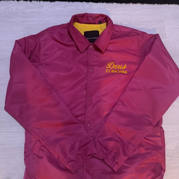 데우스 도쿄 하라주쿠 코치자켓 판매합니다!