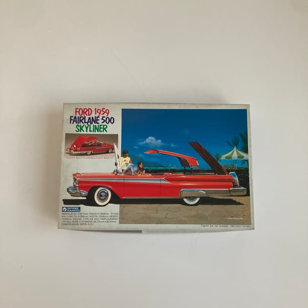 Ford 1959 FAIRLANE 500 / 1:32 SCALE