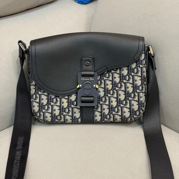 디올 오블리크 플랩 메신저 크로스백 