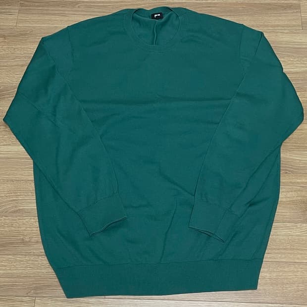 유니클로 워셔블 니트 에메랄드 그린