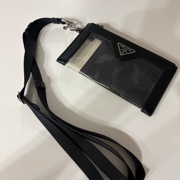 프라다 2TT079 pvc 스트랩 카드지갑