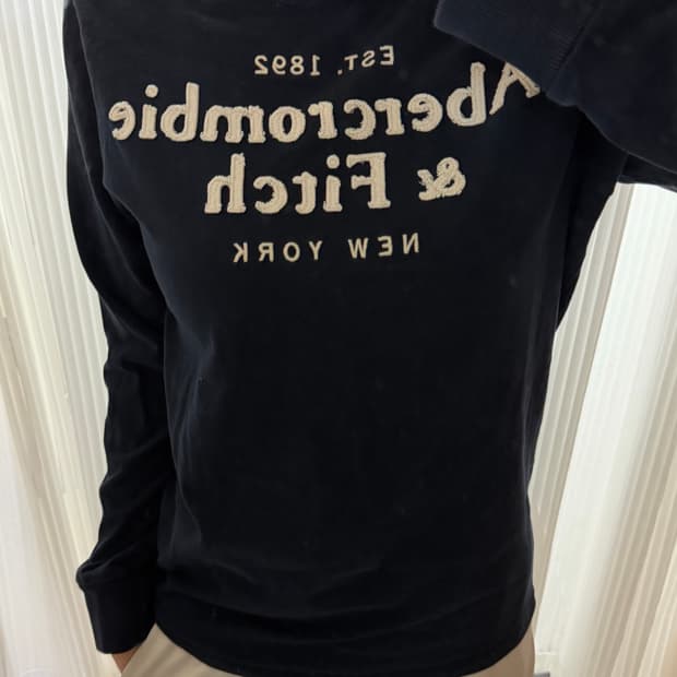 아베크롬비 네이비 긴팔티 m