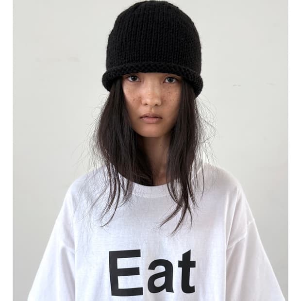 HANDMADE WOOL BEANIE IN BLACK