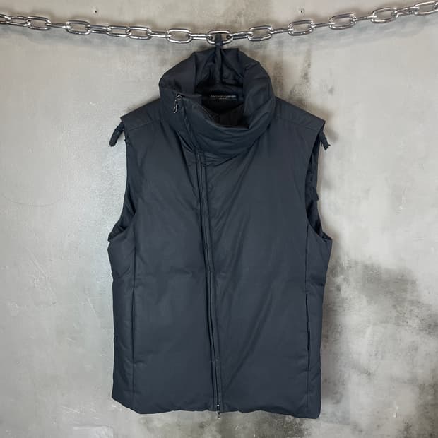 어태치먼트 코팅 코튼 패딩 베스트