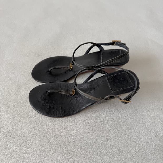 [225]토리버치(TORYBUCH) 레더 플리플랍 샌들