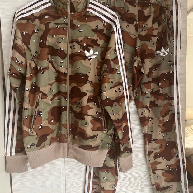 아디다스 파이어버드 카모 셋업