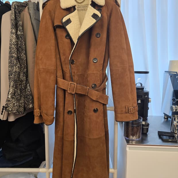 버버리 카멜 스웨이드 무스탕 롱 코트 50사이즈