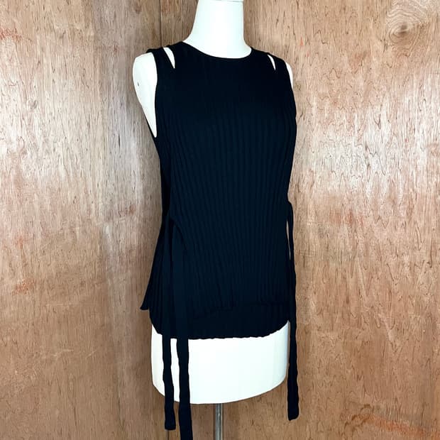 헬무트랭 슬리브리스 크러쉬드 니트 탑