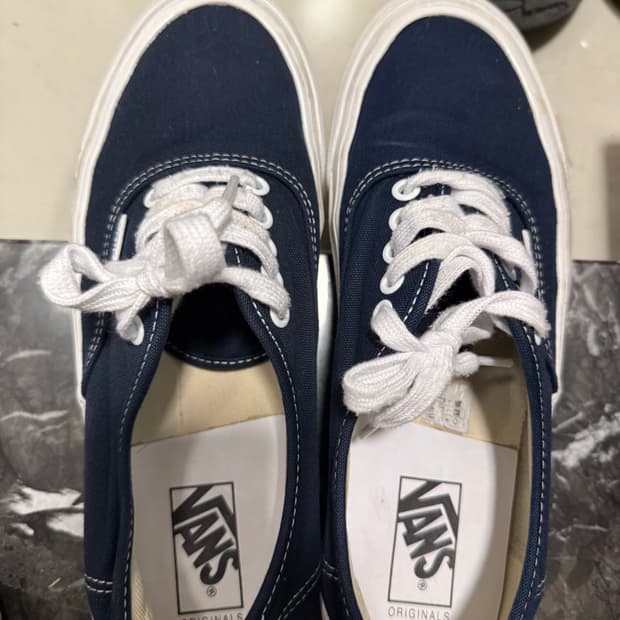 반스볼트어센틱 270사이즈