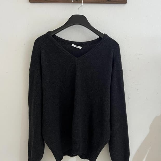 에토스 브이넥니트