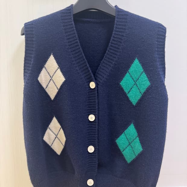 핫핑 니트조끼 판매합니다