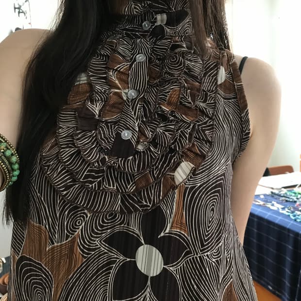 vintage pattern frill sleeveless
