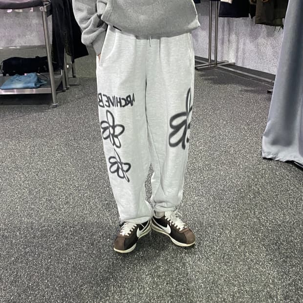 아카이브볼드 빅로고 페인팅 조거팬츠 B3249