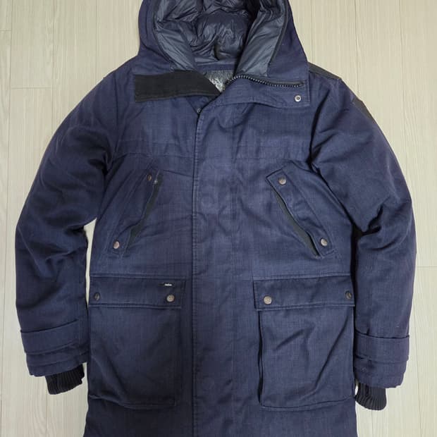 노비스 야테시 네이비 다운 패딩