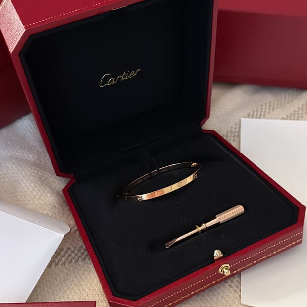 까르띠에 러브 팔찌 SM 로즈골드 풀구성 