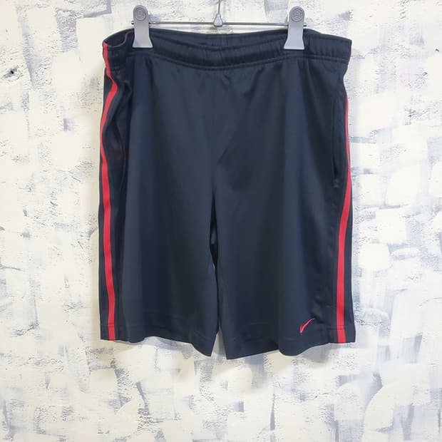 나이키 스우시 기능성 블랙 레드라인 반바지 