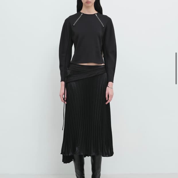 Yunse Zipper Long Sleeve Top (Black) 윤세 
