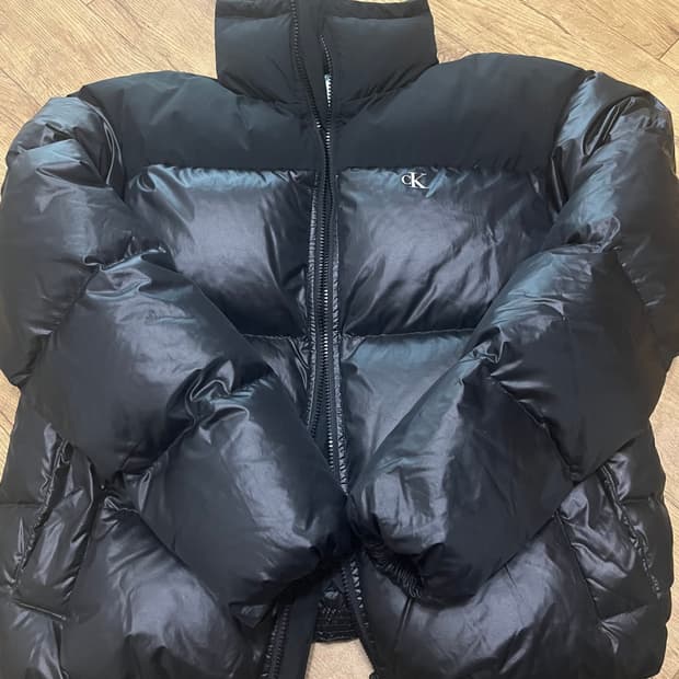 켈빈클라인 패딩 유광