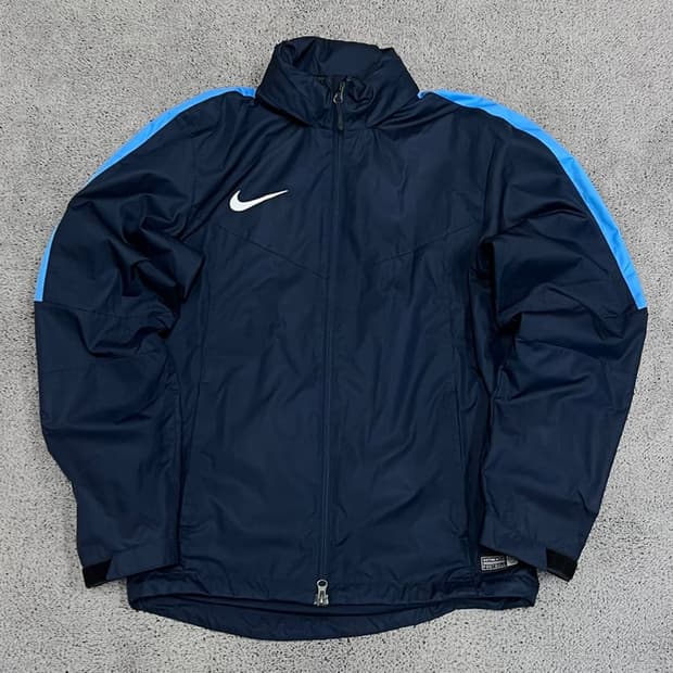 (S) (새상품)나이키 풋볼 스톰핏 바람막이