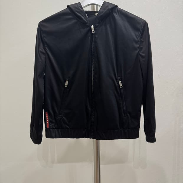 프라다 스포츠 크롭 멀티짚 후드 집업