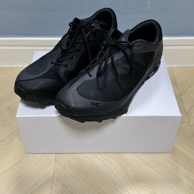 온 러닝 x 포스트 아카이브 팩션 클라우드벤쳐 피크 올 블랙 (260)