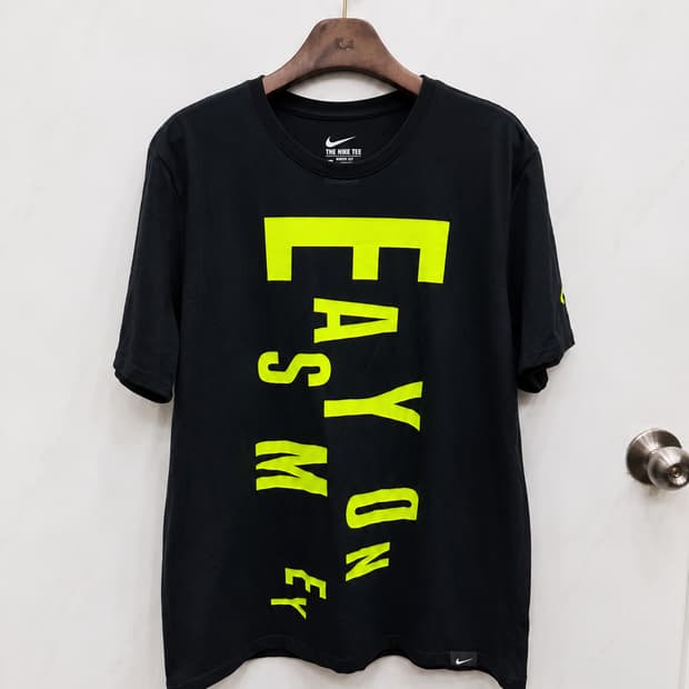 105,XL )) NIKE 나이키 라운드넥 반팔티셔츠! 디자인 예뻐요~