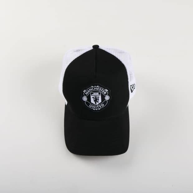 뉴에라 맨체스터 유나이티드 트러커 캡