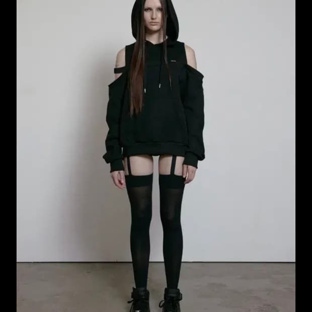 새상품)보헤미안서울 컷아웃오프숄더후디 cutout hoodie