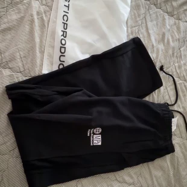 플라스틱 프로덕트  MPa SWEATPANTS (BLACK)