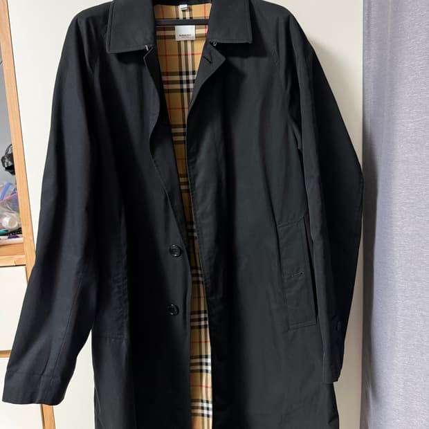 버버리 캠든 카코트 블랙 50사이즈 남자