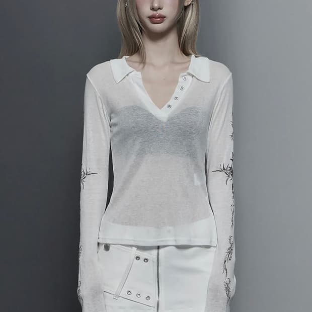 에트오소메 Rib Collar tattoo Long Sleeve Top