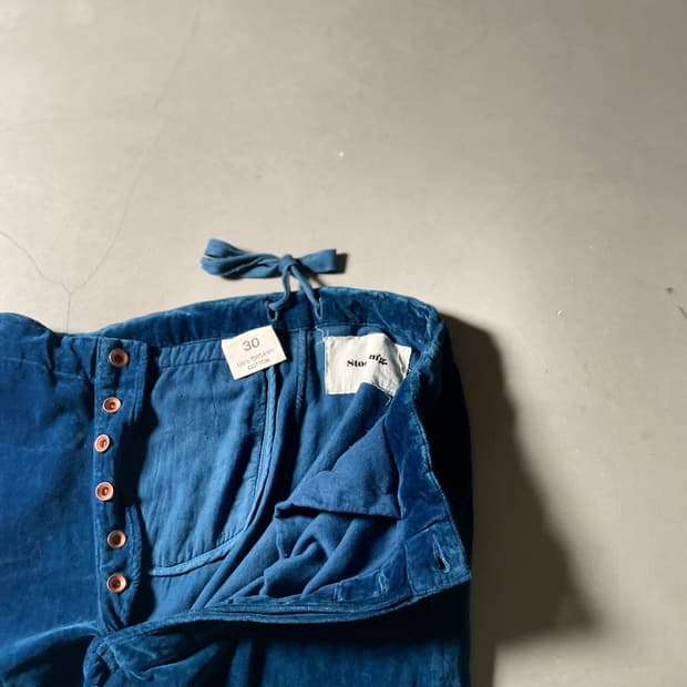 스토리 엠에프지 BRITISH JEANS – INDIGO VELVET