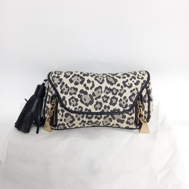 씨 바이 끌로에 숄더 클러치백