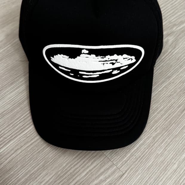 코르테이즈 모자(ISLAND PUFF PRINT TRUCKER HAT)