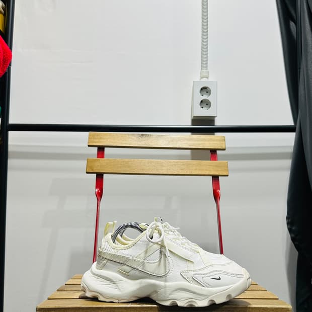 240) 나이키 운동화 여성 여자 신발  TC 7900 세일