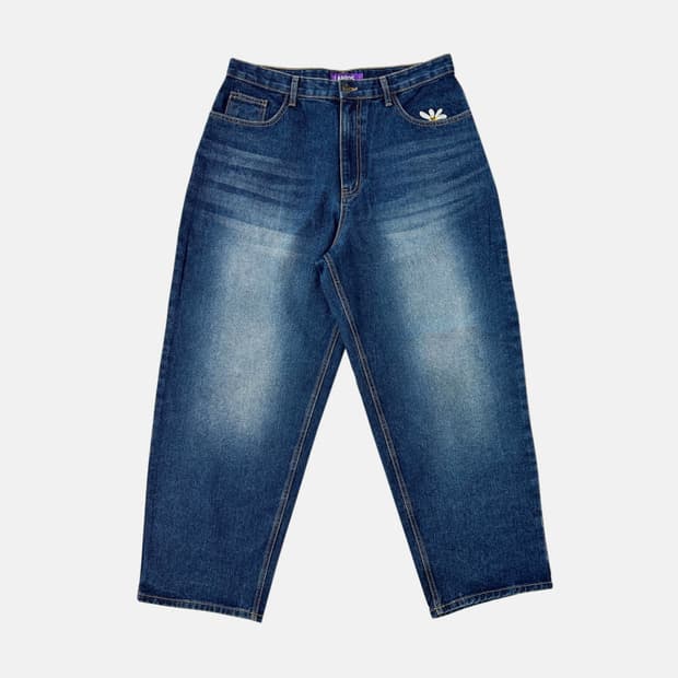 Smart Daisy Cat Brush Baggy jeans