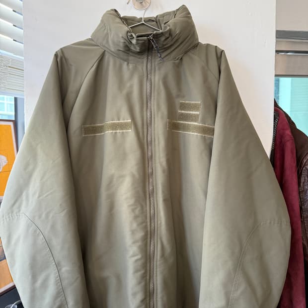 유니폼 브리지 x 마모트 레벨7 파카 110