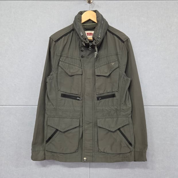 Levi's 리바이스 스탠다드핏 멀티 포켓 야상 자켓 카키